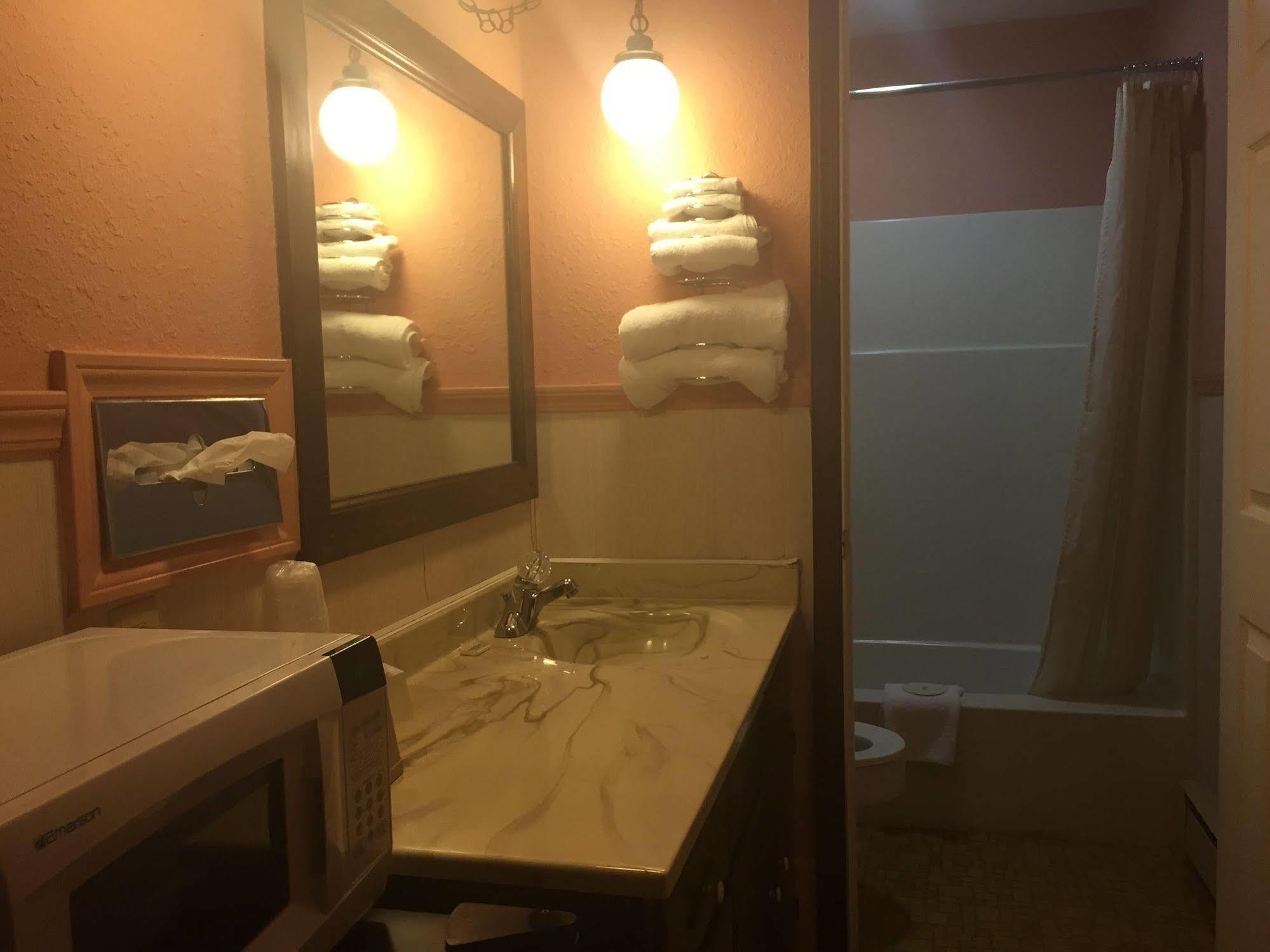 Carlin Villa Motel Carlinville Esterno foto