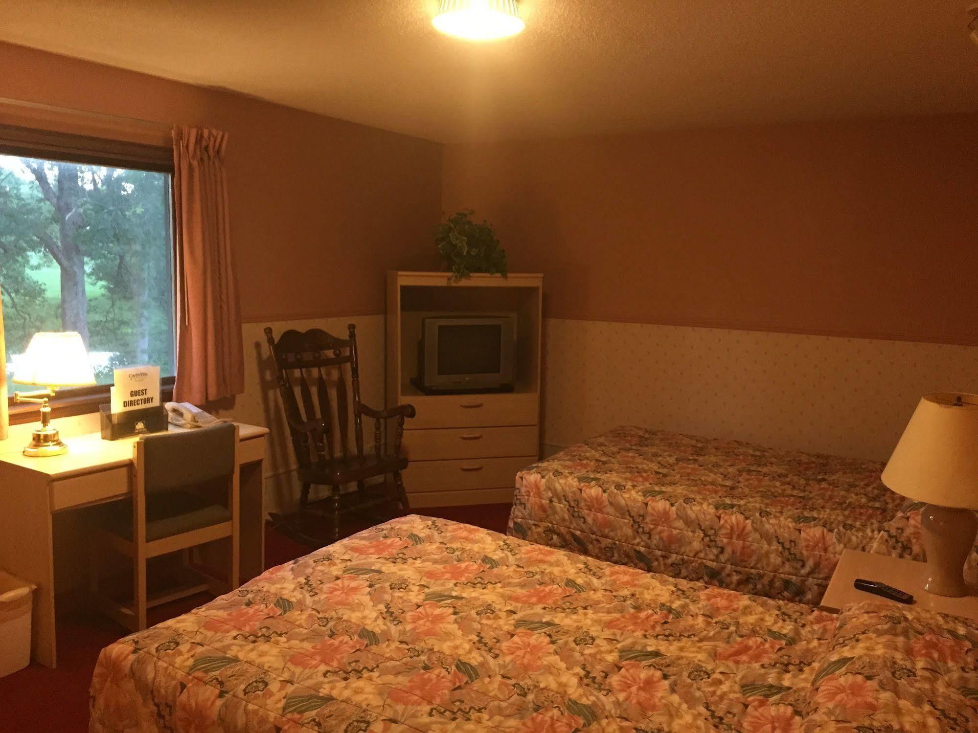 Carlin Villa Motel Carlinville Esterno foto
