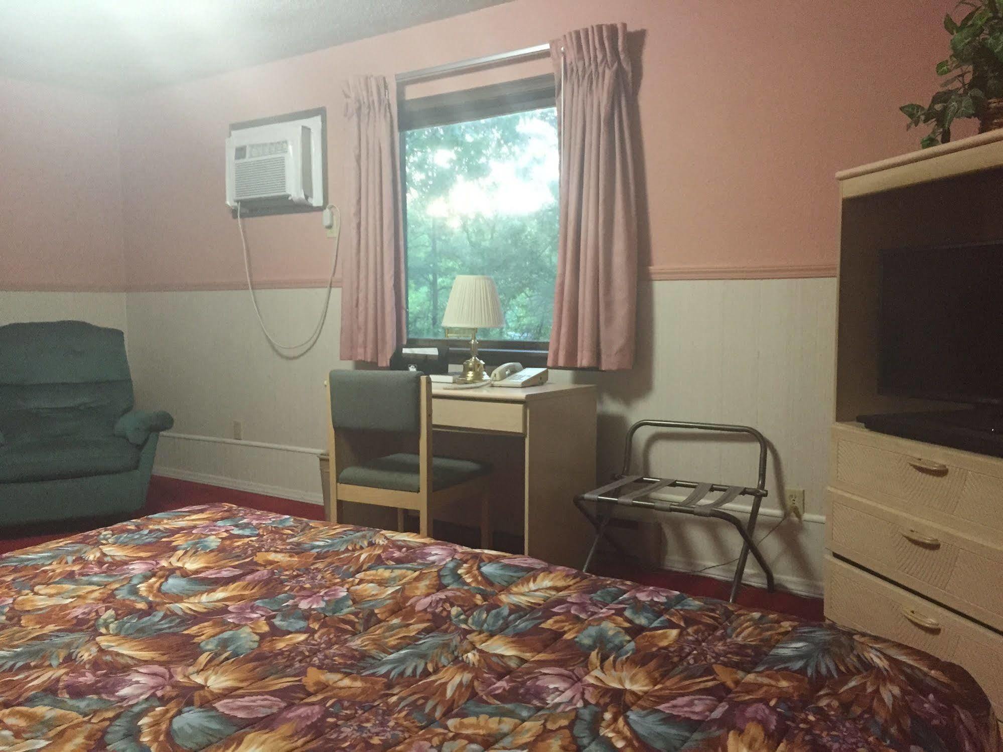 Carlin Villa Motel Carlinville Esterno foto