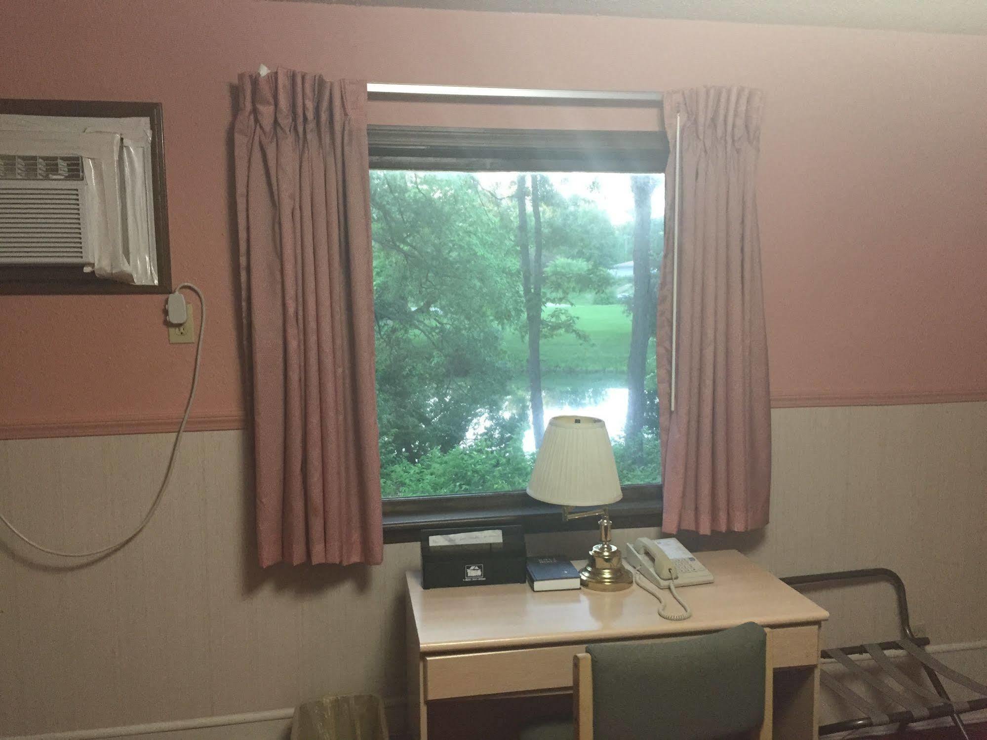 Carlin Villa Motel Carlinville Esterno foto
