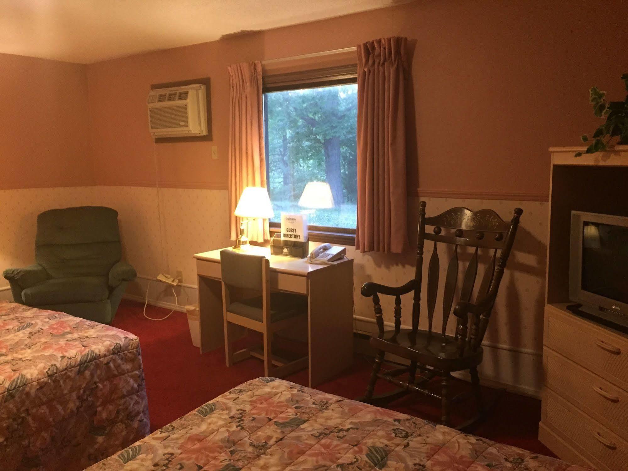 Carlin Villa Motel Carlinville Esterno foto